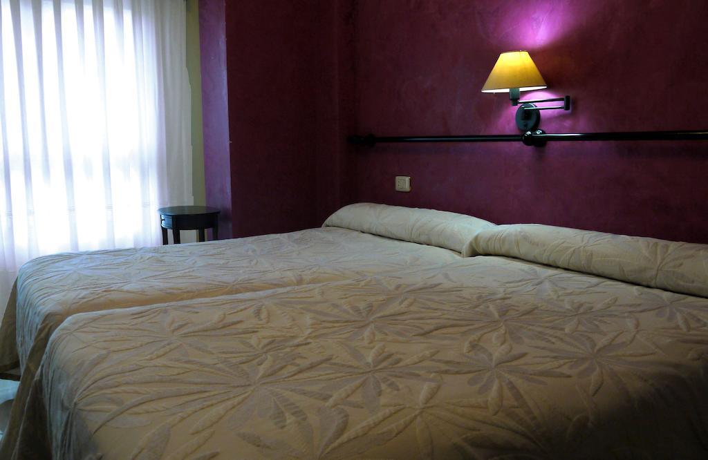 Hotel Lena Пола-де-Лена Номер фото